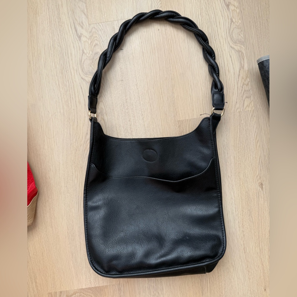 Elegant Black Leather Women's Bag